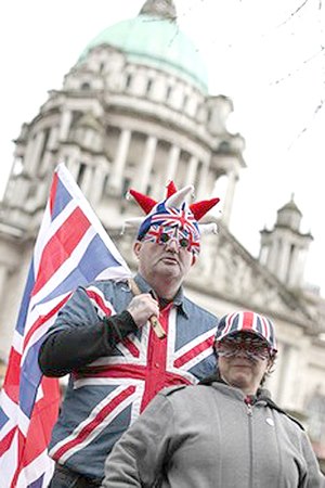 "We want oor fleg back!"